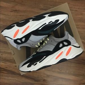Adidas yeezy 700 boost waverunner